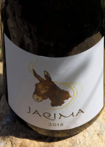 bodega-samsara-vino-jaquima_0000_Jaqima. Garnacha y Syrah. Rojo intenso. Fruta madura. Tierra. Maduro. Largo. Necesitas